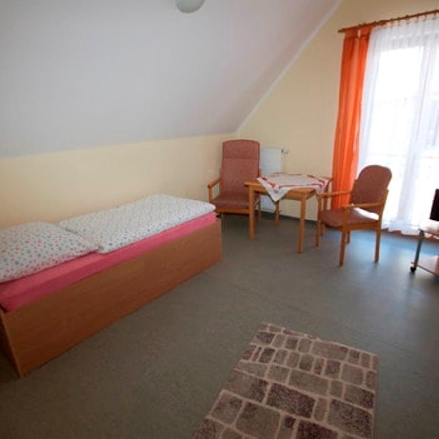 Rhoen Panorama Hostel Поппенхаузен Экстерьер фото