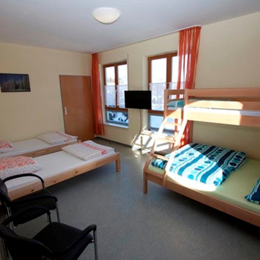 Rhoen Panorama Hostel Поппенхаузен Экстерьер фото